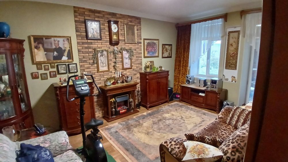 Продаж 2-кімнатної на Адміральській