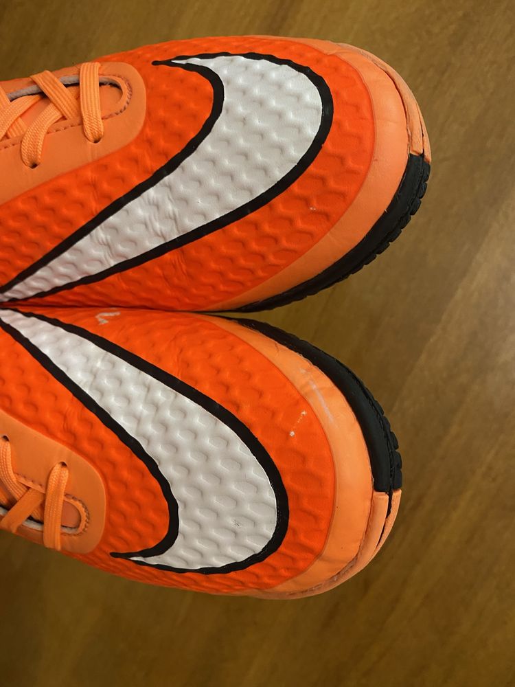 Футзалки сороконожки Nike HyperVenom Phelon