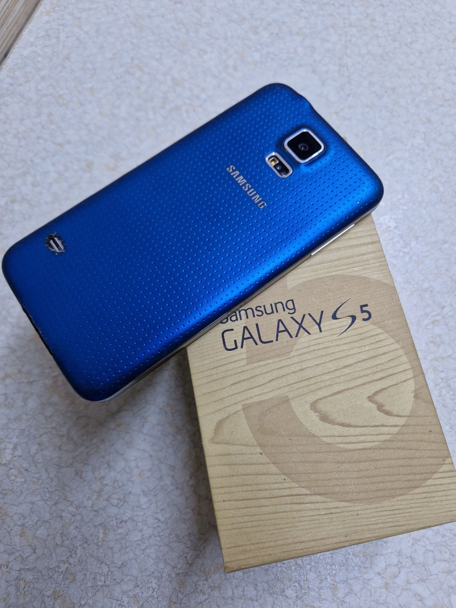 Samsung galaxy s5 electric blue