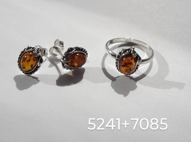 Komplet srebrny z bursztynem