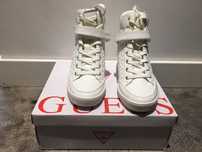 GUESS bałe sneakersy na koturnie rozm. 39