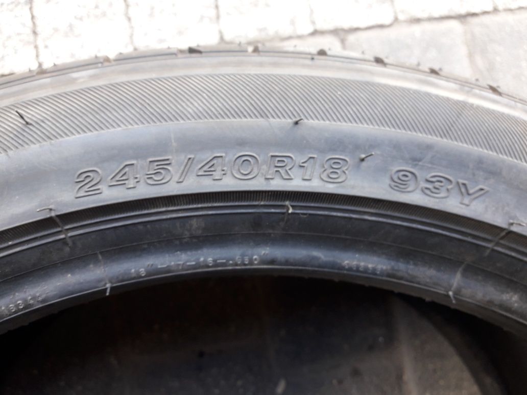 BRIDGESTONE 245/40R18 93Y , pojedyńcza opona letnia .