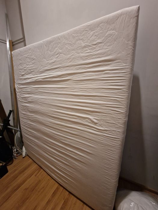 Duży materac 200x180, cena symboliczna. Okazja