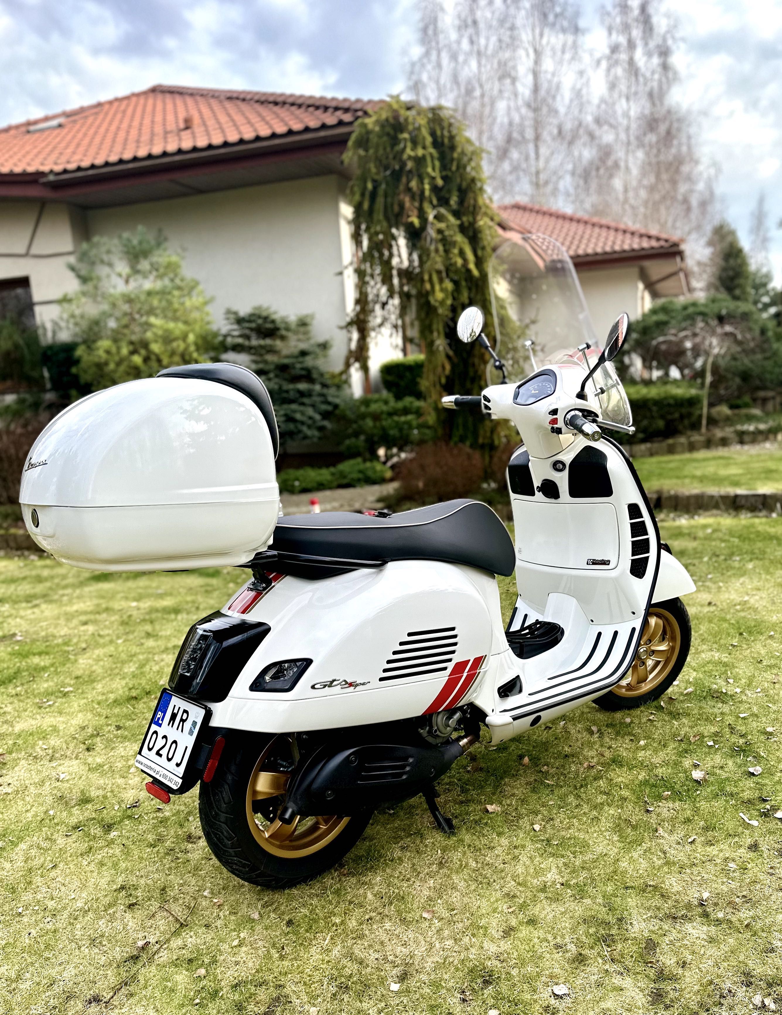 Piaggio Vespa GTS SuperSport 300