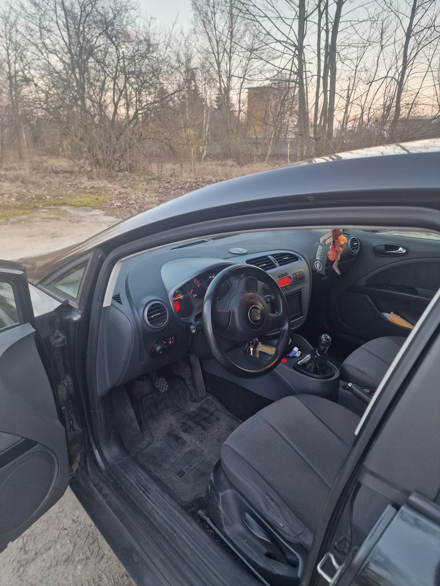 Seat Leon 2.0 TDI klima sprawna 2 kpl felg