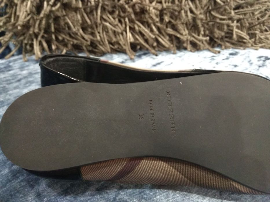 шикарні шкіряні туфлі Burberry, 34 размер, оригінал
