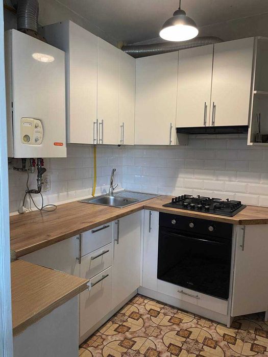 Оренда 4-кімнатної квартири, м. Яворів, вул. Маковея, 43