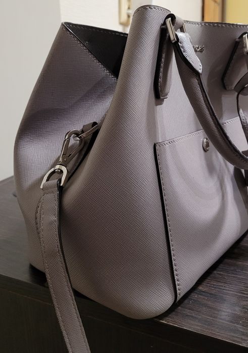 Кожаная сумка Michael Kors