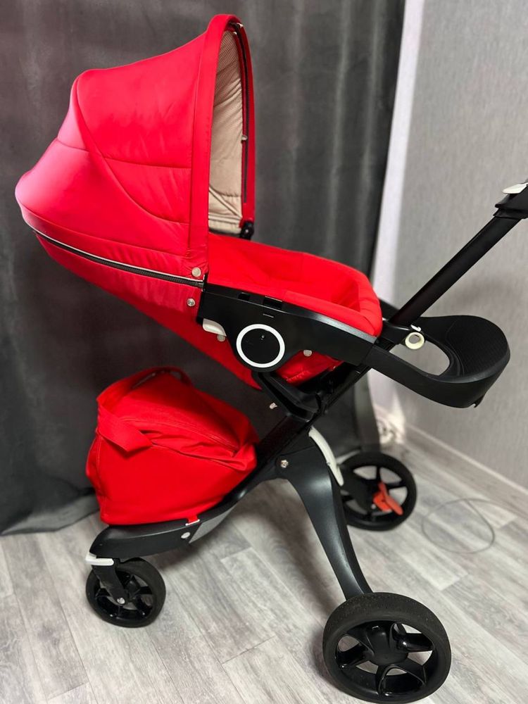 Коляска STOKKE.