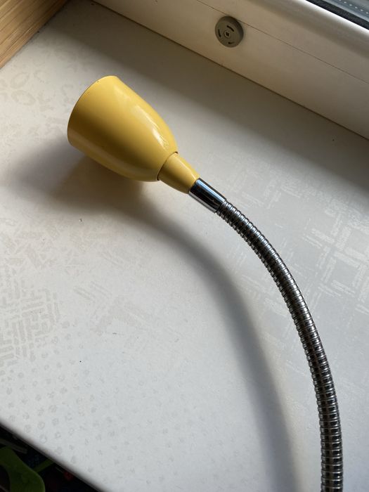 Настільна лампа