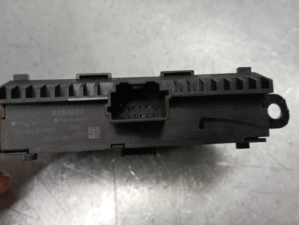 Comando / botão / interruptor multifunções RENAULT Captur II