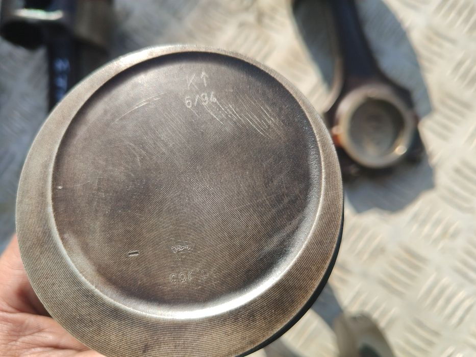 Двигун BMW м43b16 по запчастинах