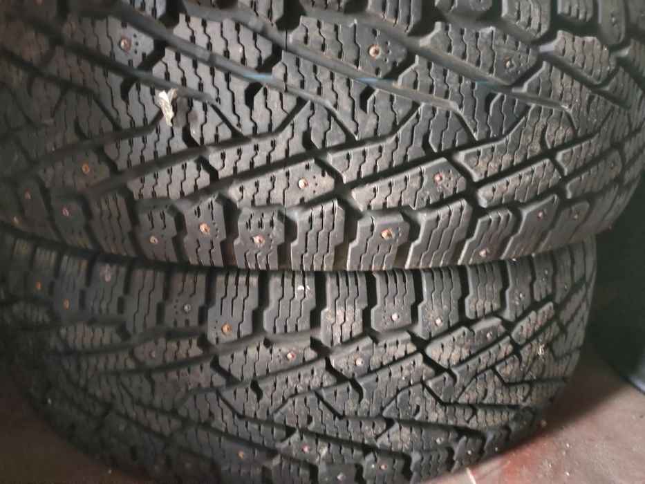 Шины зима 265/75 R16 Nokian 4шт состоянии новых