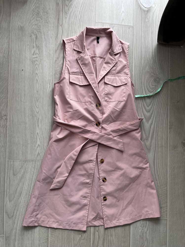 Плаття пудрово-рожевого кольору