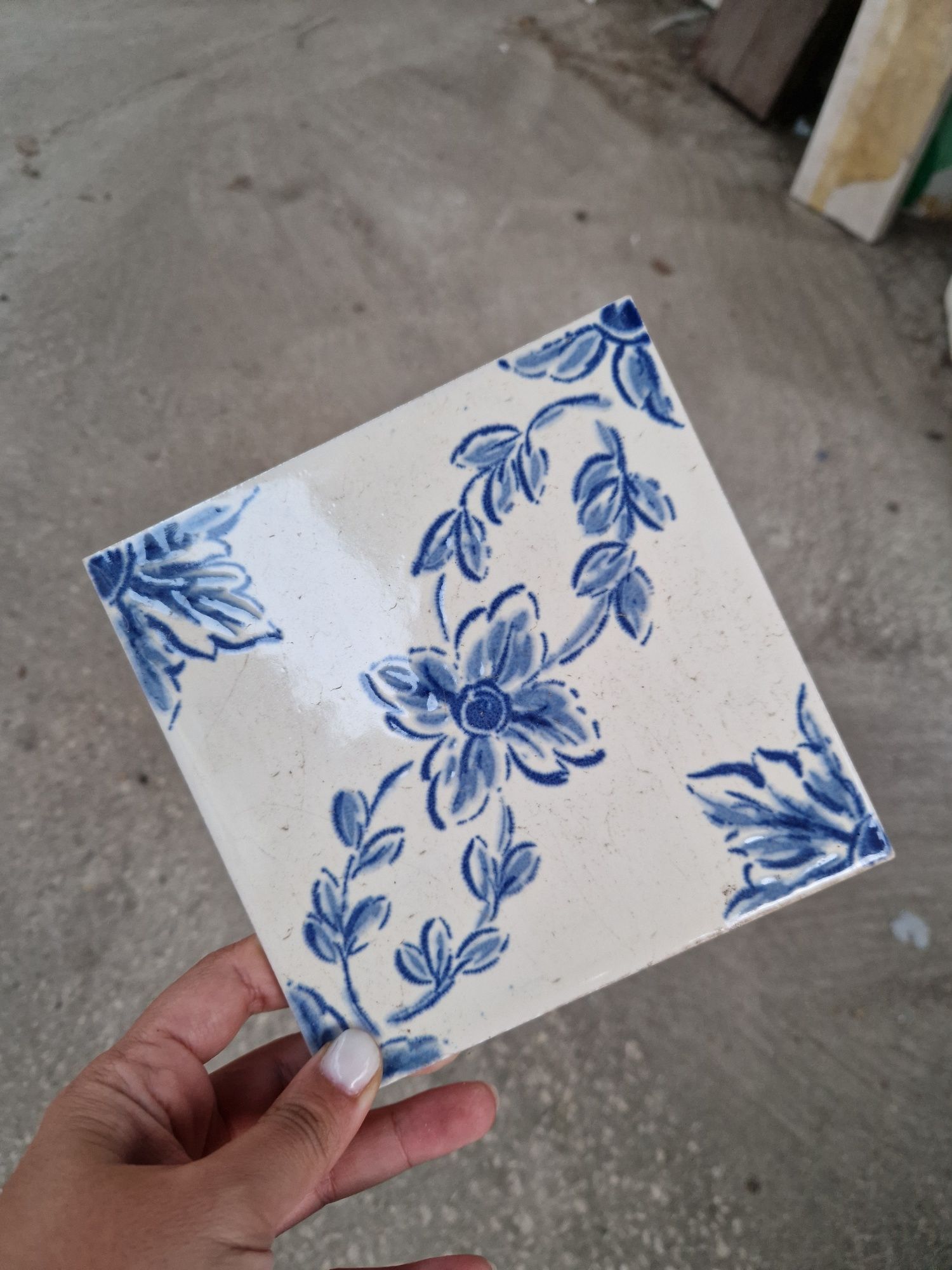 Vendo azulejos antigos