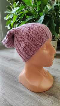 Liliowa, ręcznie robiona wełniana czapka na drutach