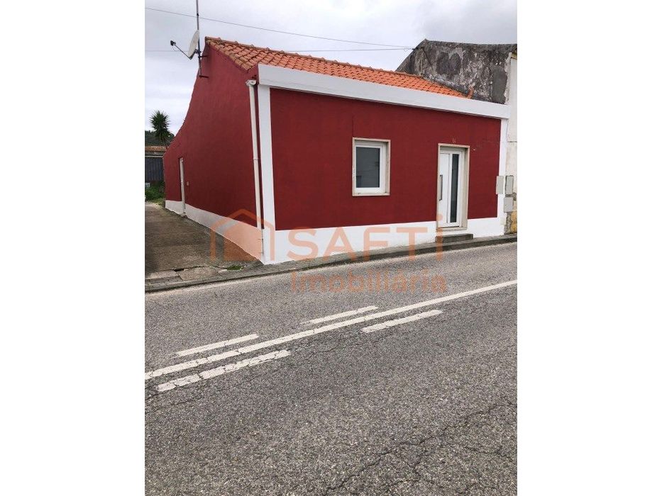 Moradia à Venda na Rua Heróis do Ultramar - Famalicão da Nazaré