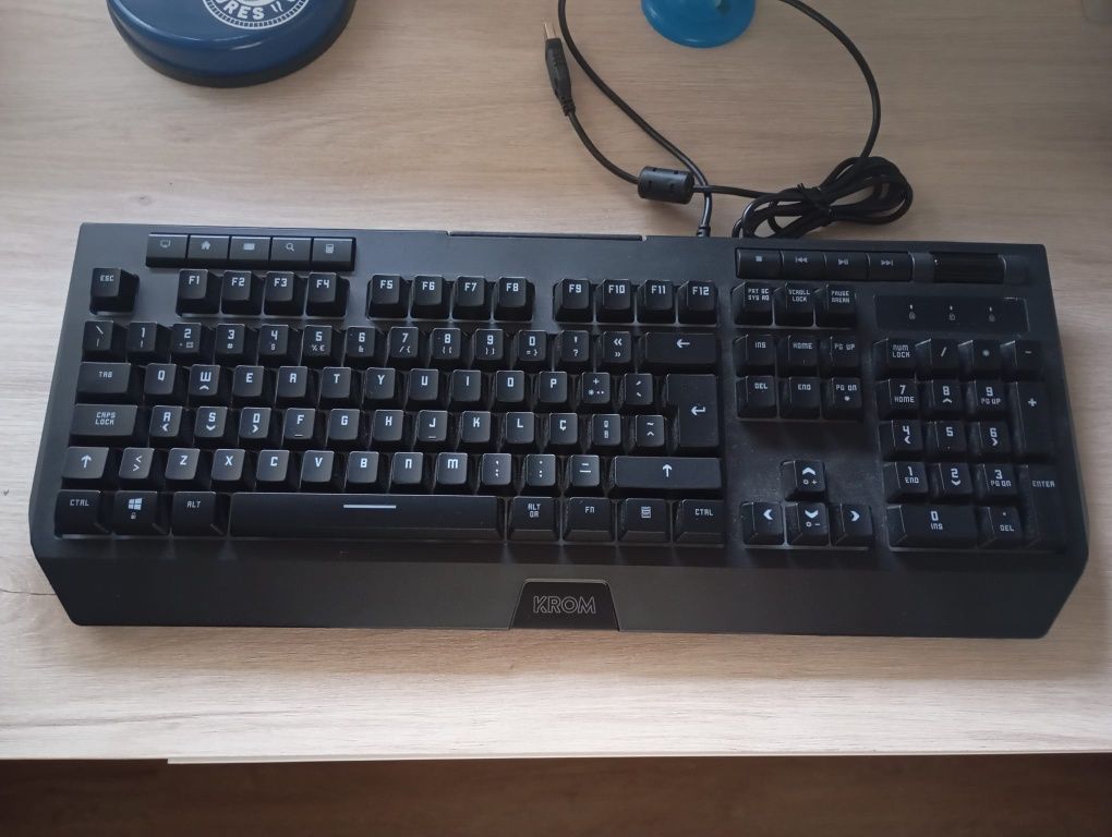 Teclado Gaming RGB