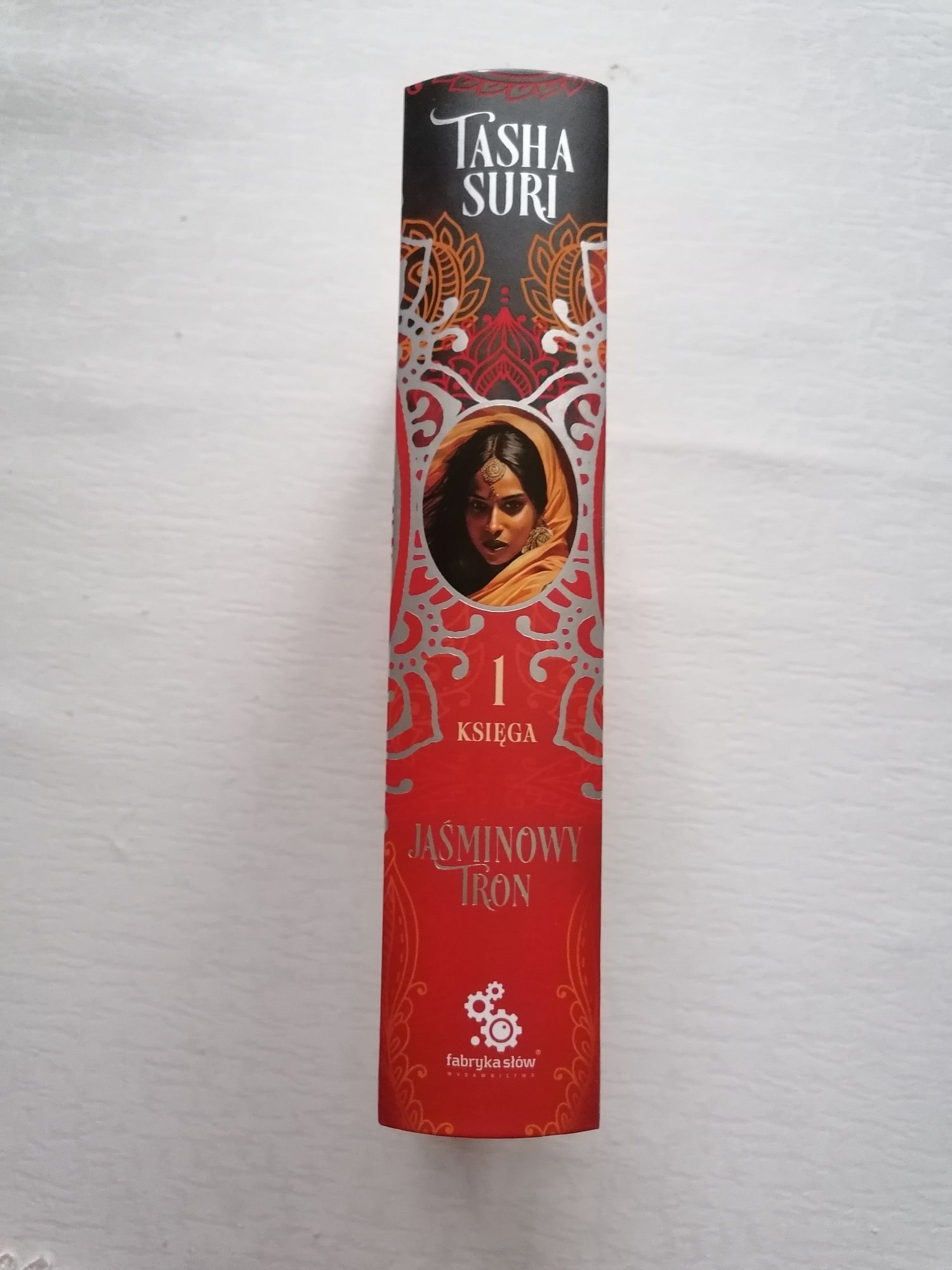 Jaśminowy Tron - Tasha Suri
