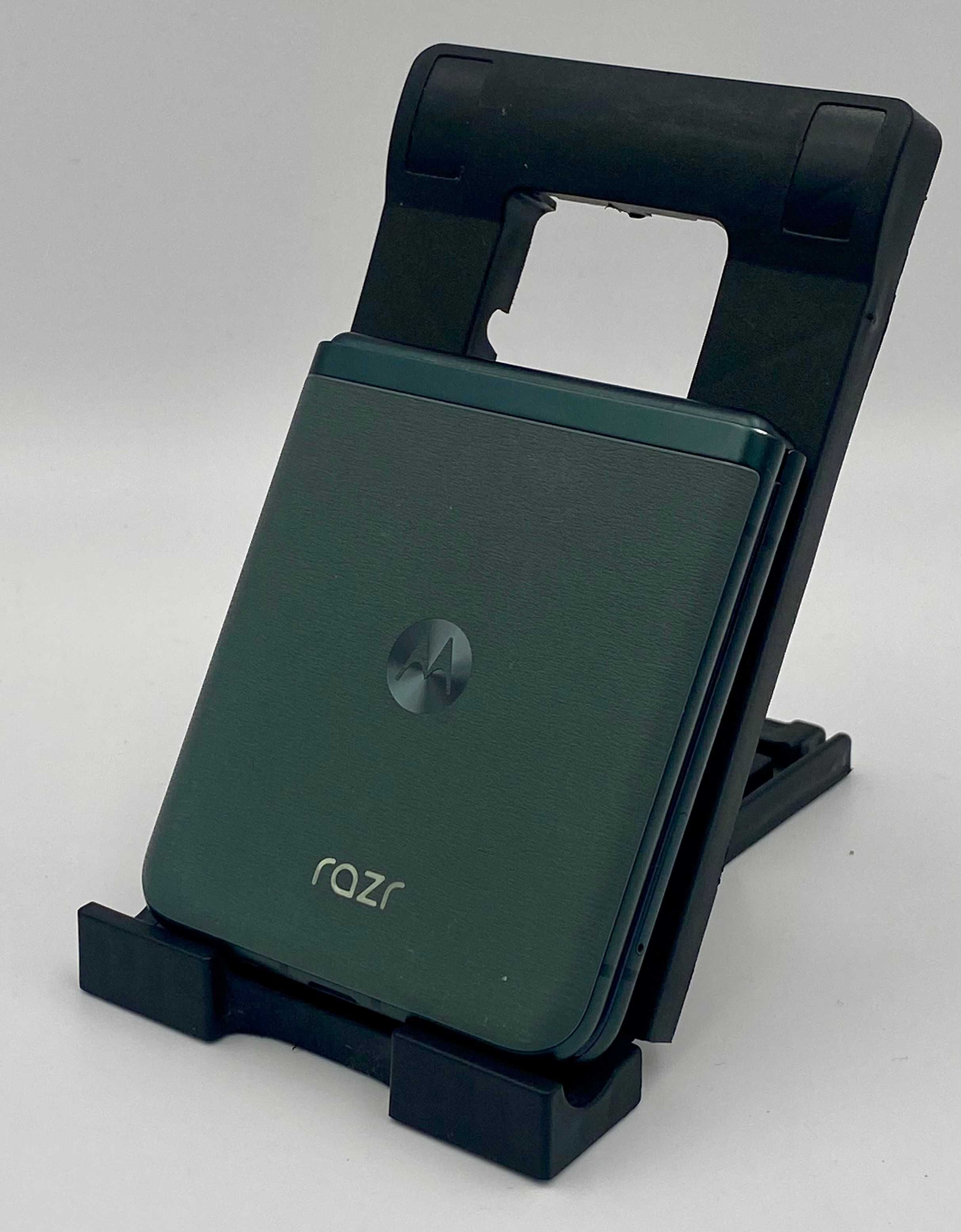 Смартфон Motorola Razr 40 256Gb (92258)