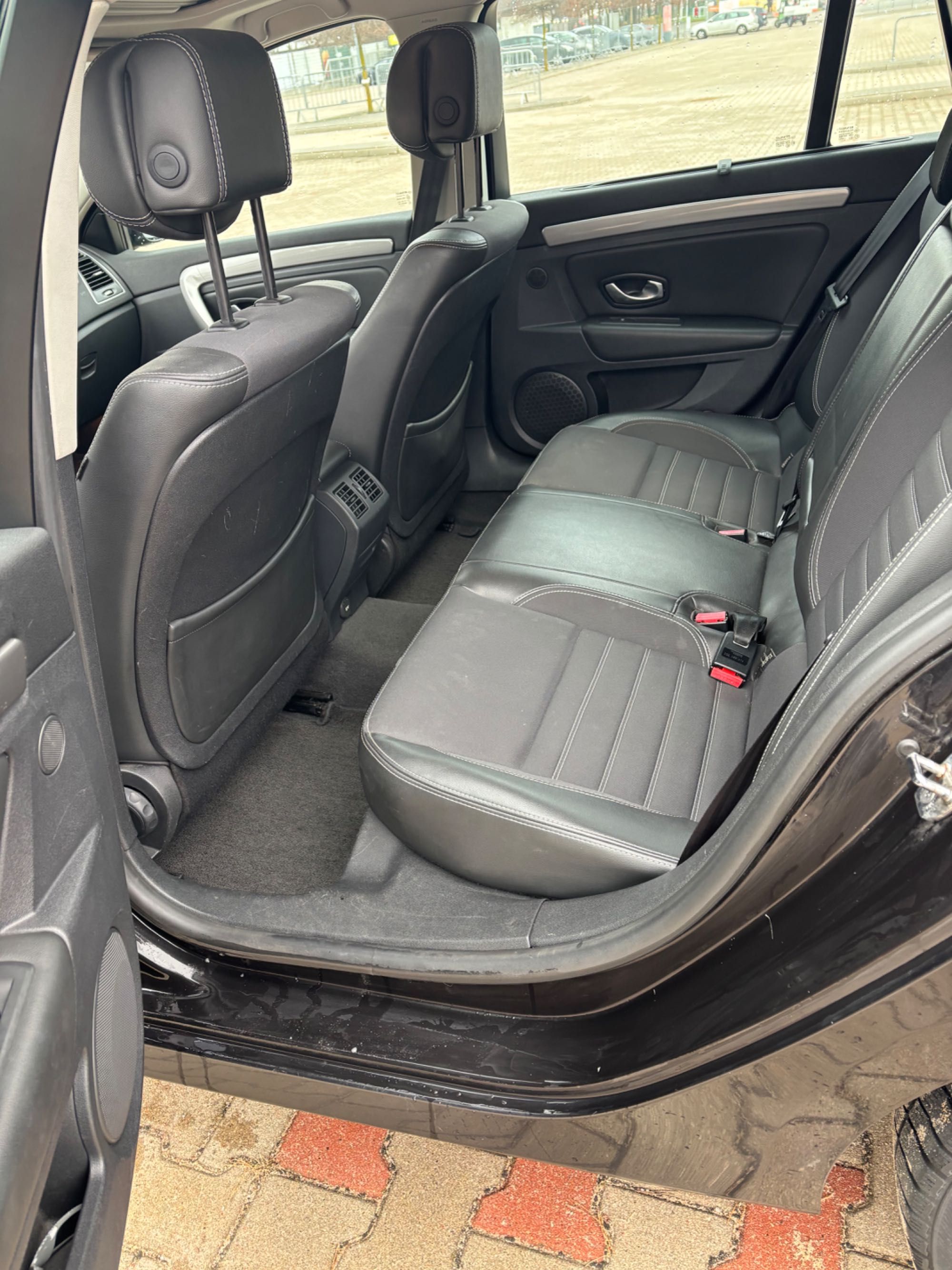 Renault Laguna III Grandtour 2.0 dCi 173KM Automat