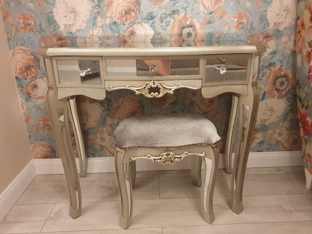 Toaletka Vintage