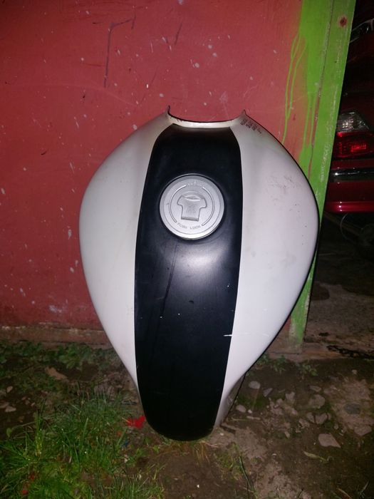 Продам бак honda cb600f hornet