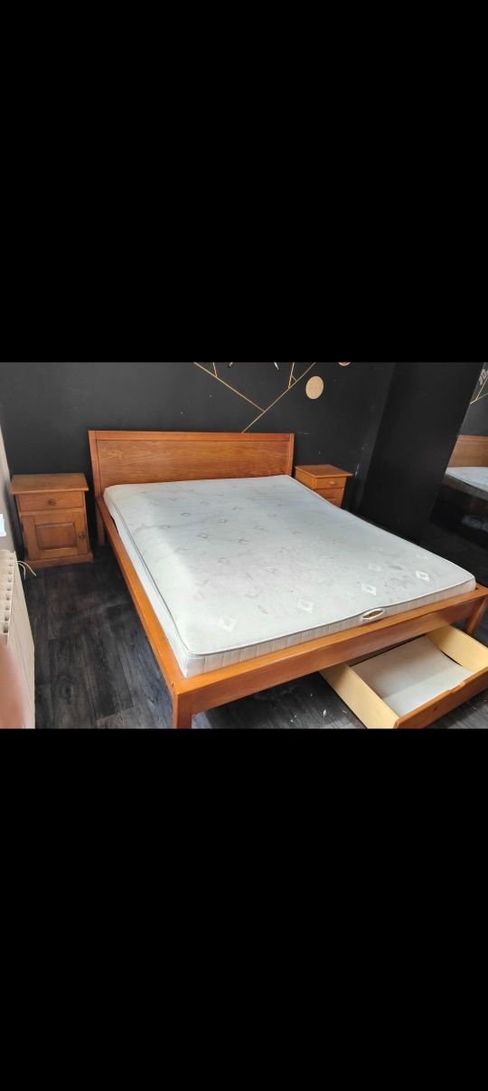 Łóżko drewniane dębowe solidne od stolarza szafki nocne i szuflady