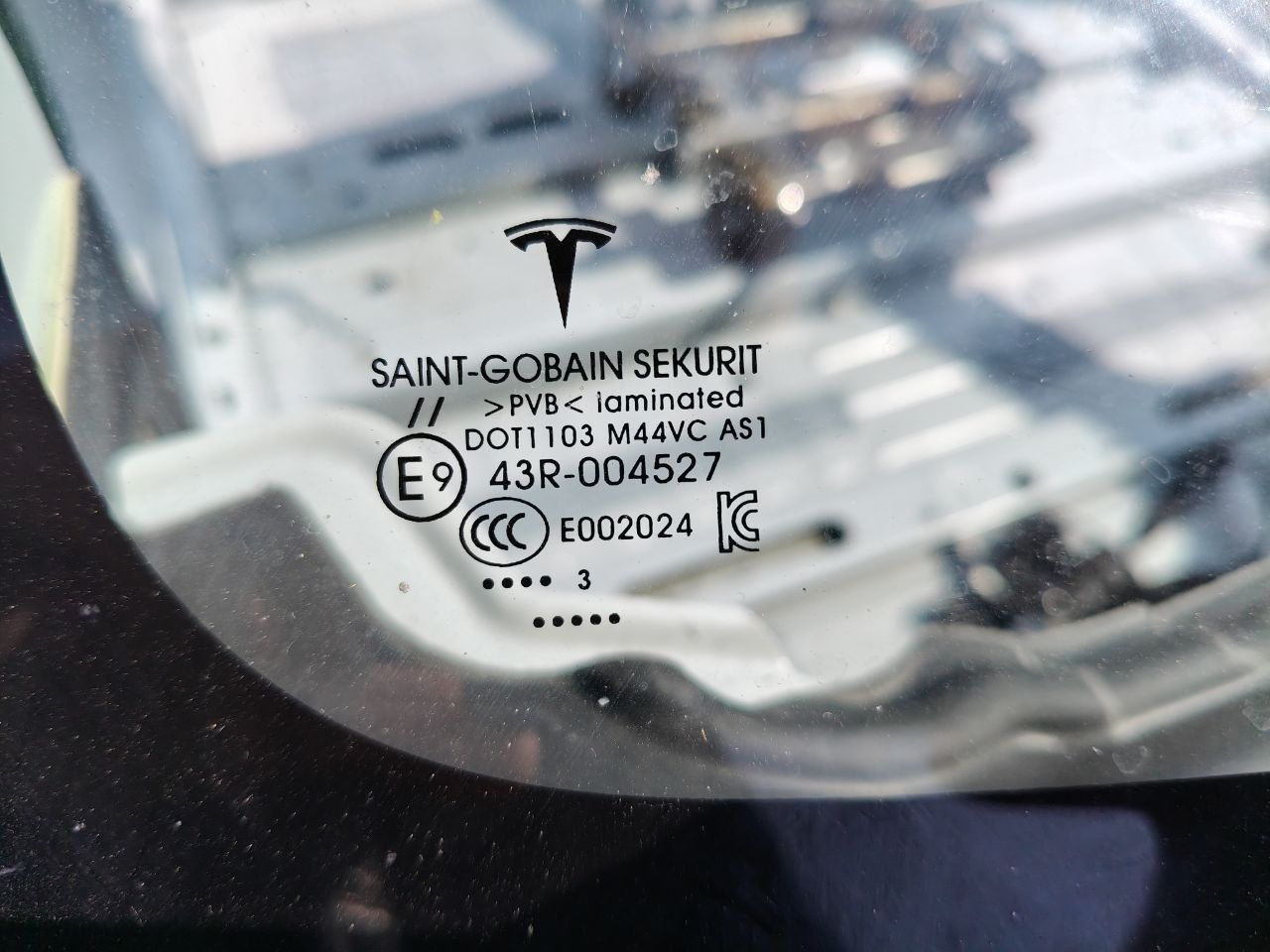 Лобовое стекло Tesla model Y 2023оригинал лобове вітрове скло ветровое