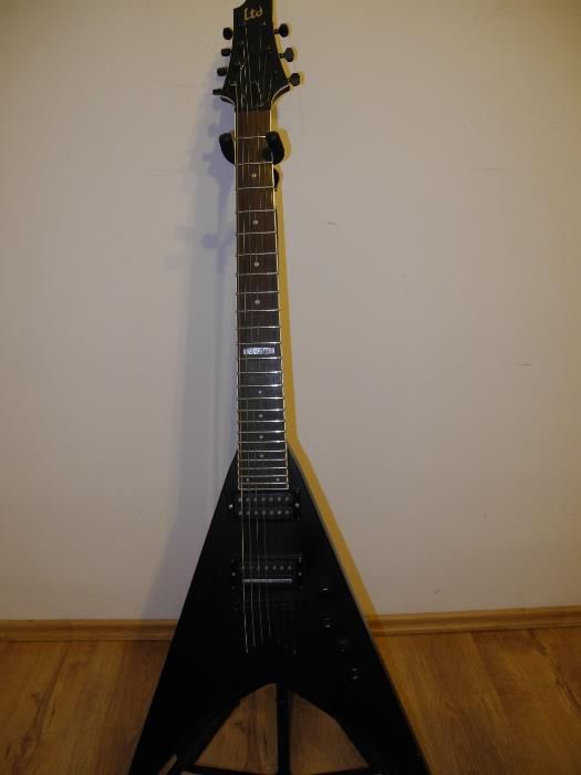 Gitarę elektryczną ESP Ltd V 7 strun z "casem"