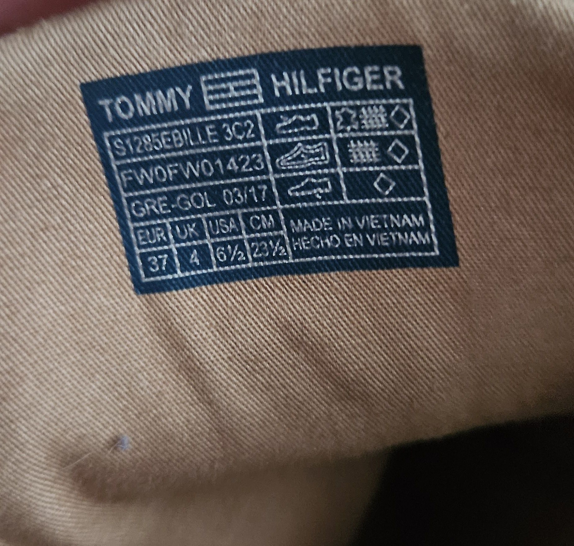 Sneakersy Tommy Hilfiger rozm.37