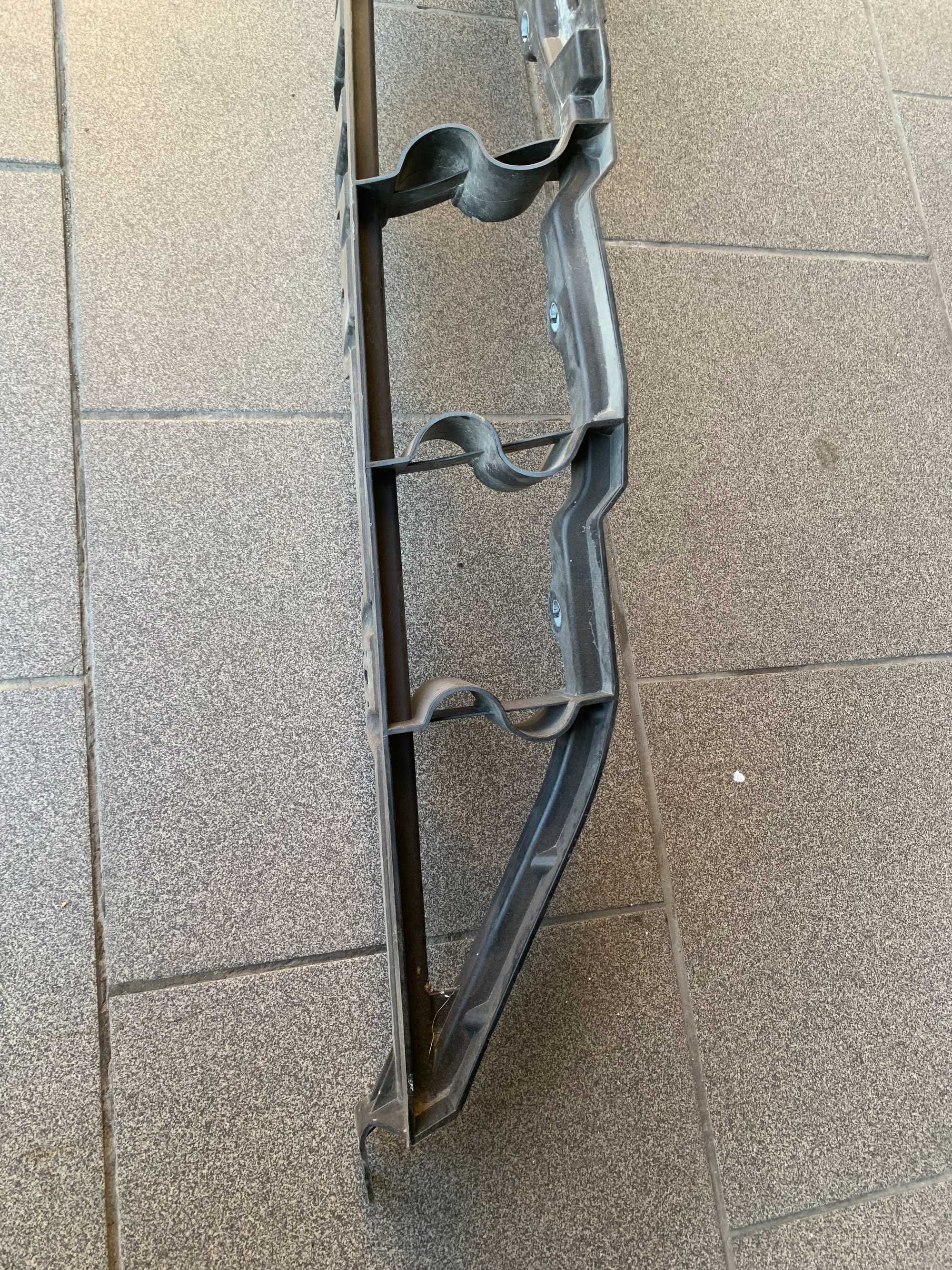 Bmw x5 e70 x6 e71 ślizg prawy błotnika 7.157.990