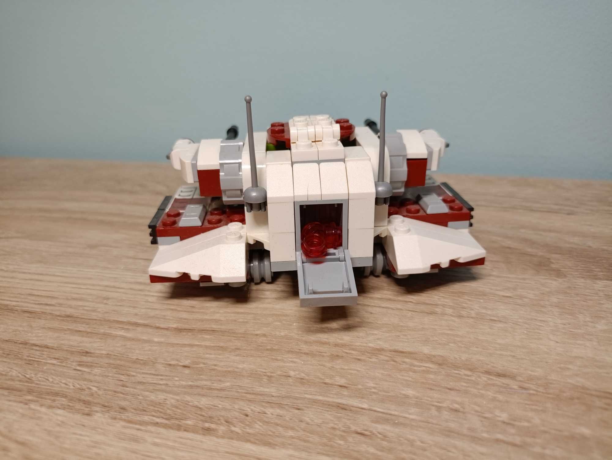 LEGO Star Wars 75182 Czołg bojowy Republiki - 99,6% kompletny + gratis