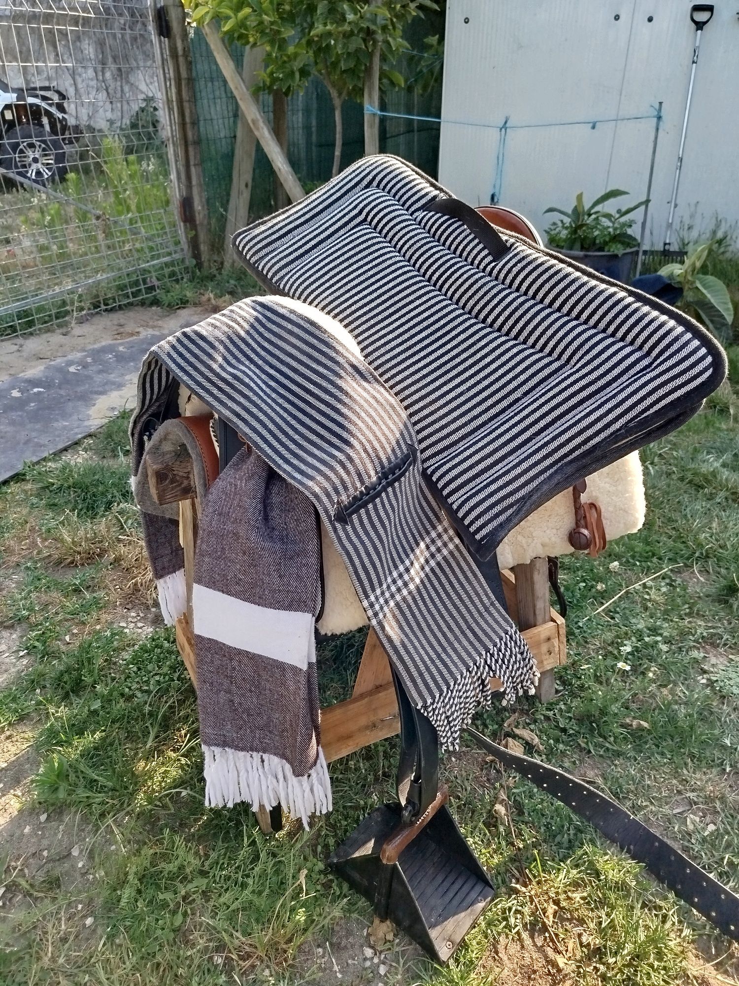 Sela á espanhola  "montura"