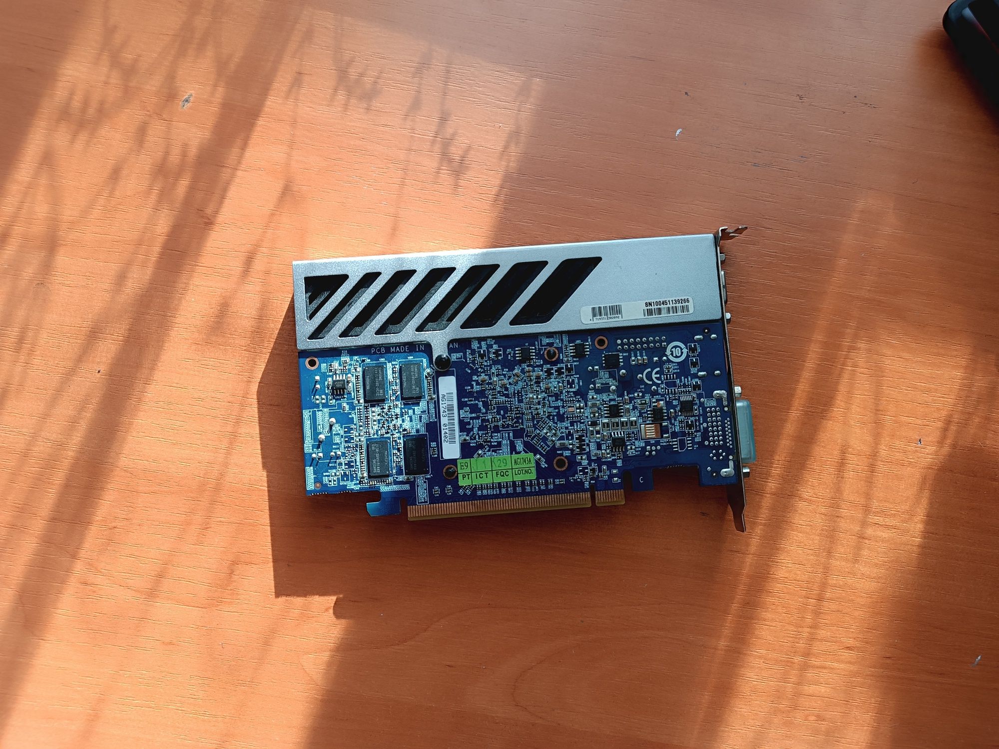 Не робоча AMD Radeon HD 5450