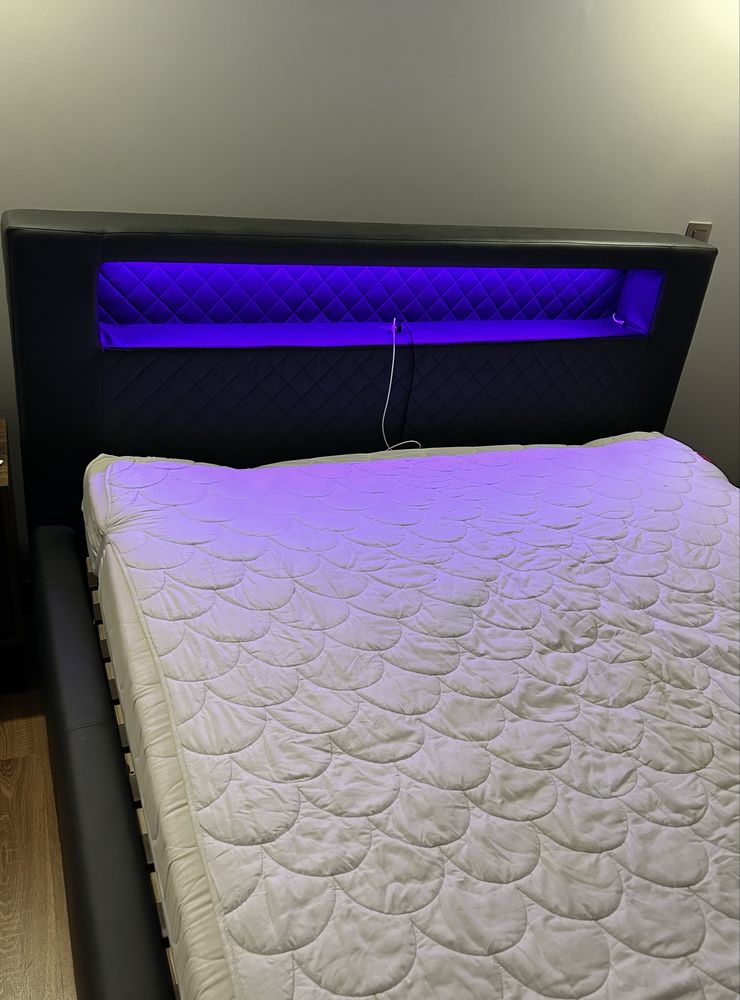 Łóżko tapicerowane 160x200 LED