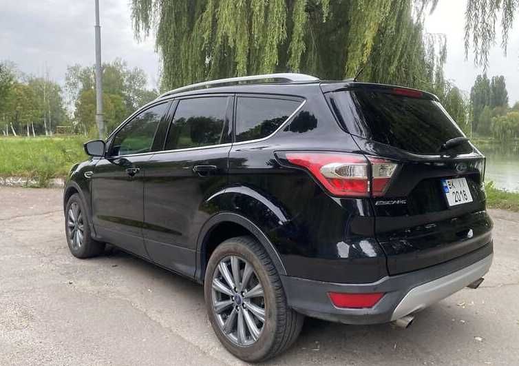 Продаю Ford Escape 2017