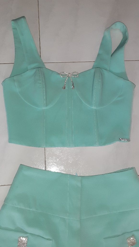( Conjunto) Top Crop e Pantalonas ( SAHOCO) C/ Novo