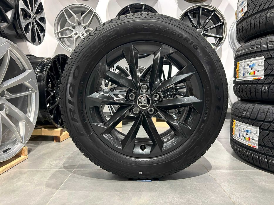 Oryginalne koła zimowe 16 5x100 ET35 Skoda Kamiq 205/60R16 Dębica HP2