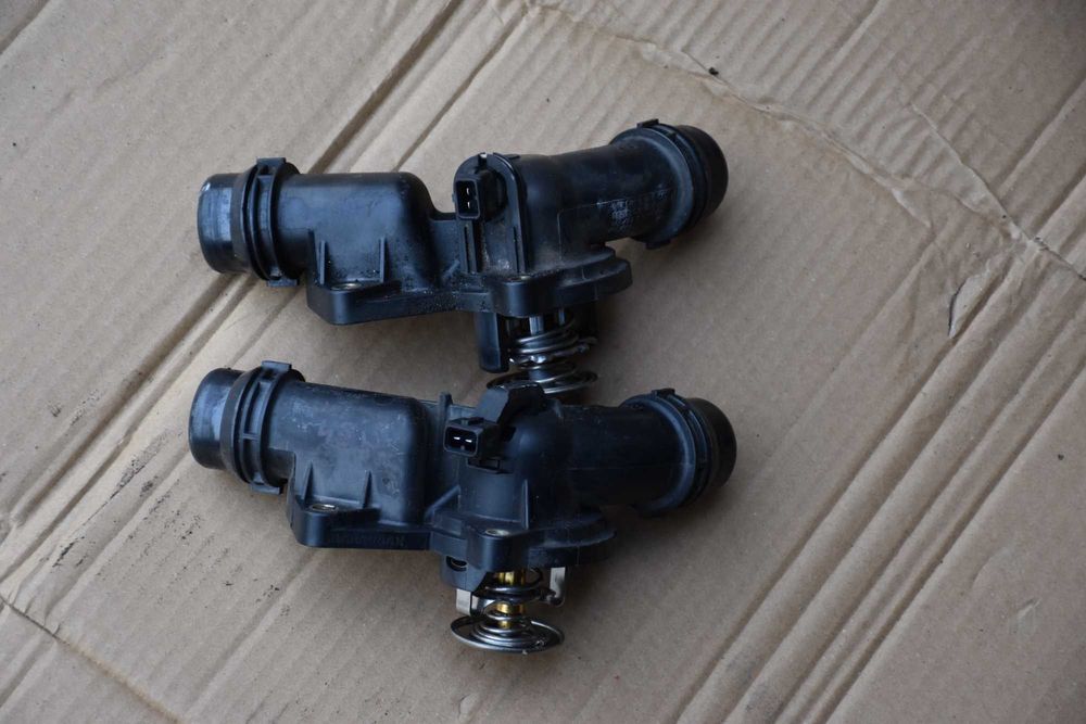 Obudowa termostatu BMW E39 E46 E53 X5 M54 2.2i 2.5i 3.0i