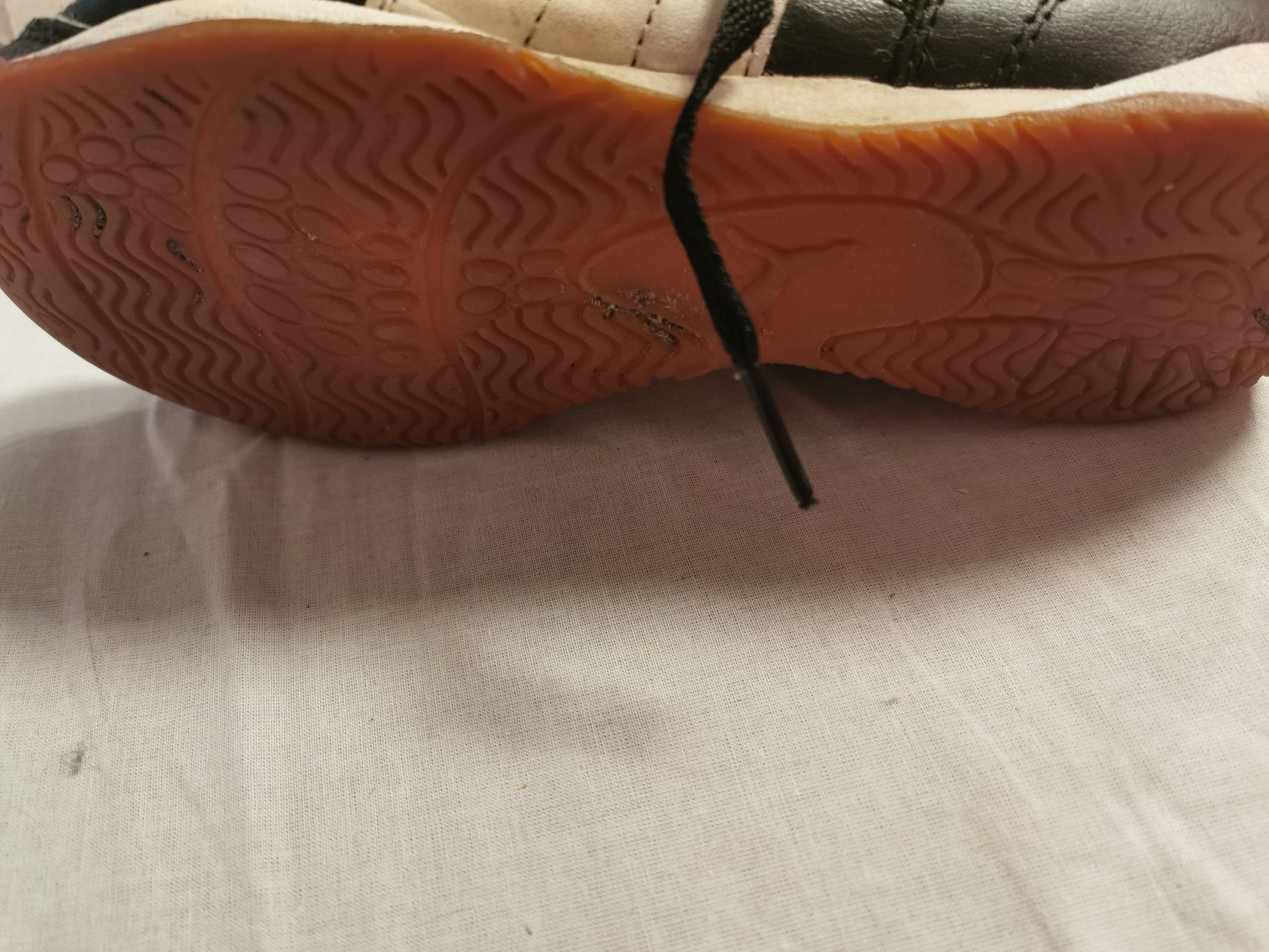 Buty piłkarskie Puma Esito Classic It Czarno-Białe 137, 5