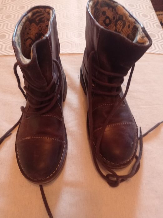 Botas pelo tornozelo