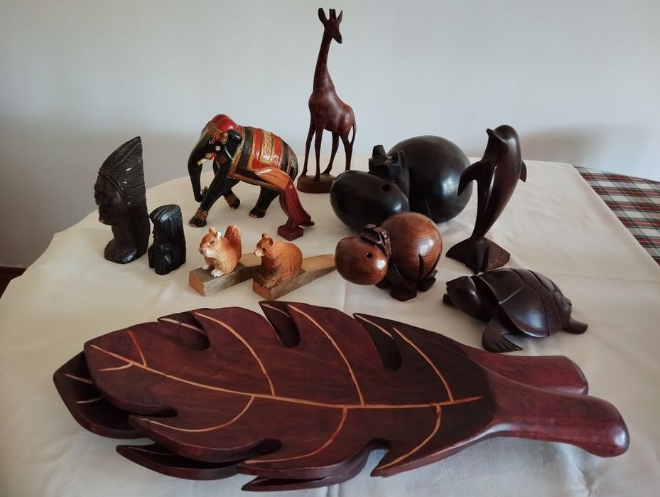 Coleção de peças em madeira