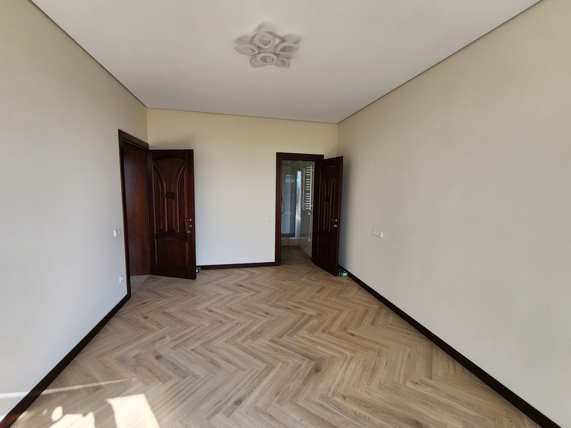 Продам 2 км квартиру в центрі з ремонтом