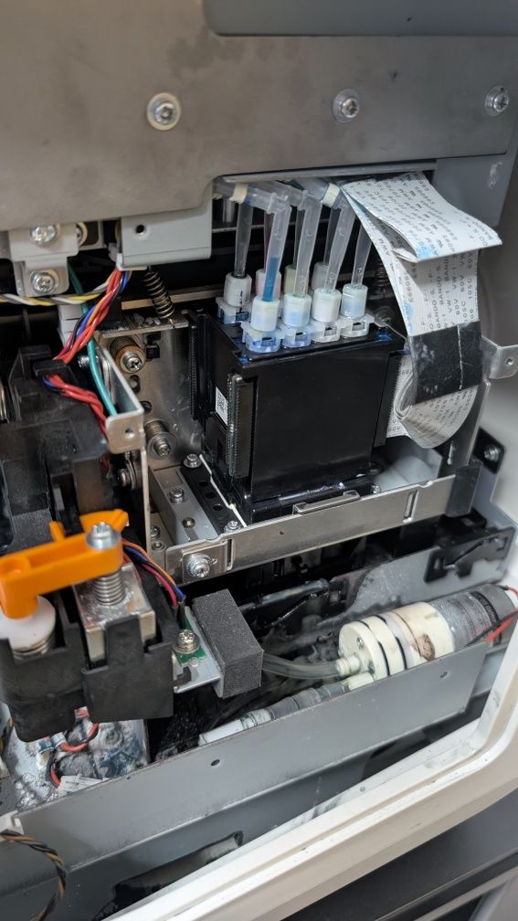 Vendo impressora Dtf da Mutoh 624d com 3 meses de uso. Vendo como nova