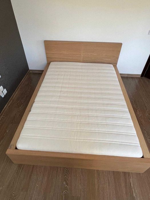 Cama Casal IKEA 140 x 200cm + Estrado + Colchão