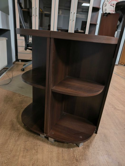 Sprzedam komplet mebli biurowych