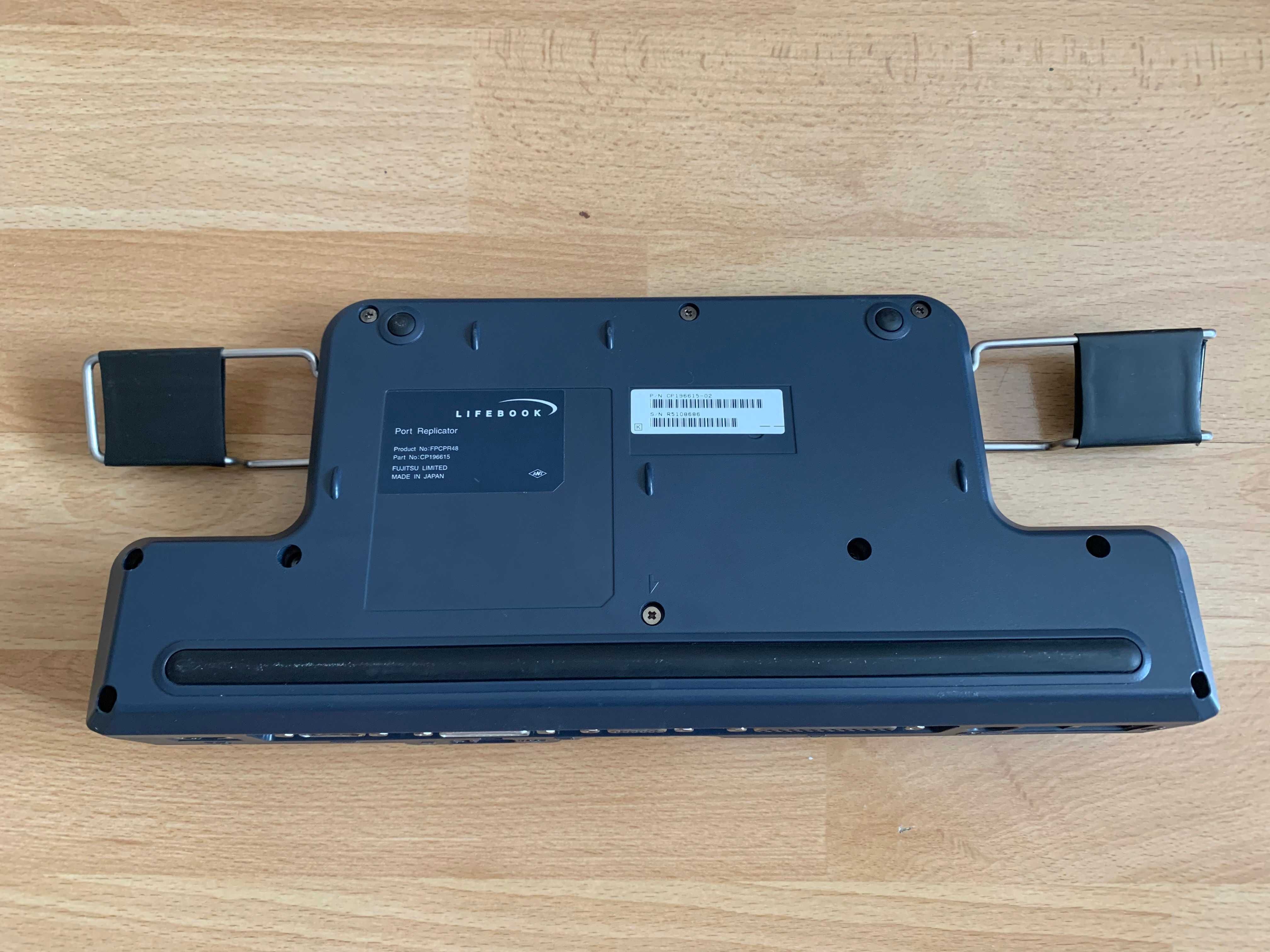 Stacja dokująca do laptopa biznesowego Fujitsu Siemens Lifebook E-8020