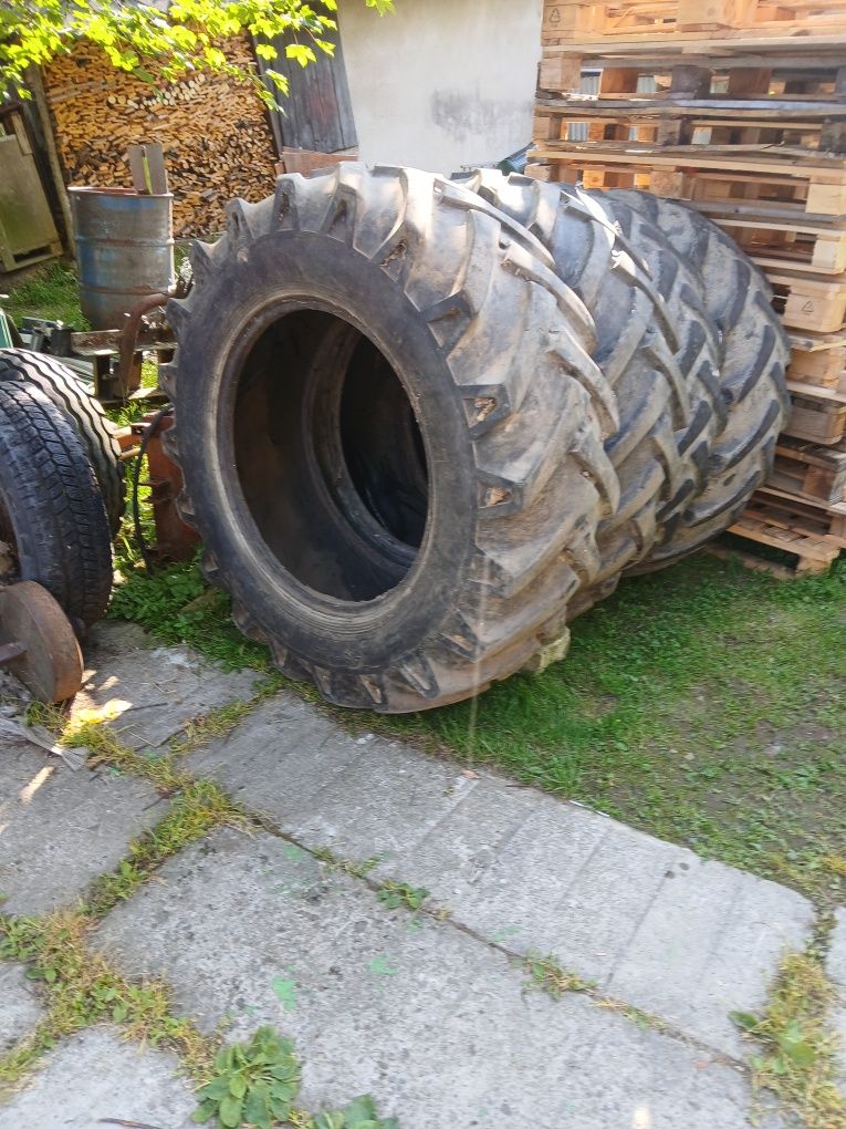 Opony 14.9-28 komplet cztery szt 1200zl 70%bieznika ursus c 360 zetor