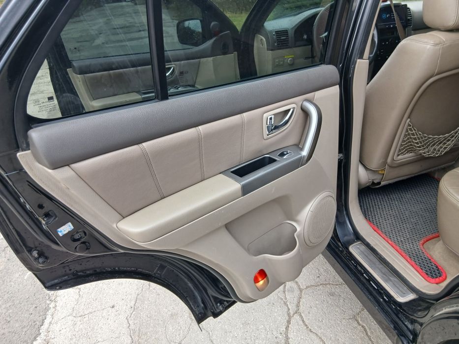 Машина У харошому Стані 2.5 дизель Рік 2006